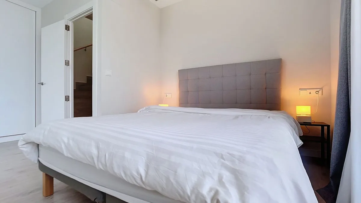 274eca7a-1f56-4c55-989d-68e42e26f7e4