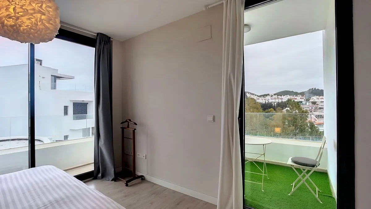 a9bbf0ec-5c08-4fcf-a7f5-8b0a53f6a913