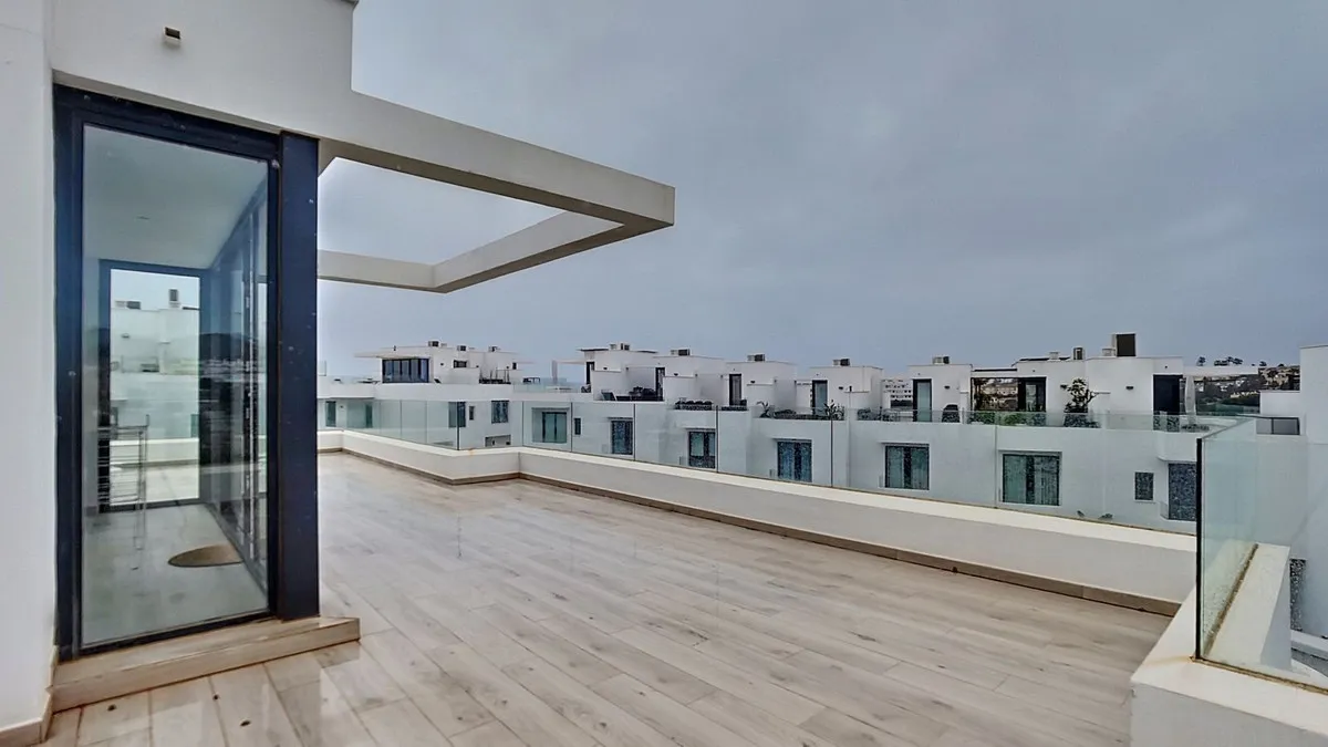 c03ecc12-a1b2-4d5e-9960-cadd94110194