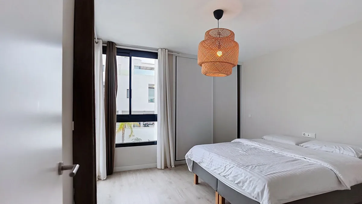 e72cf7ac-4c1a-4253-91fb-33cae616c821