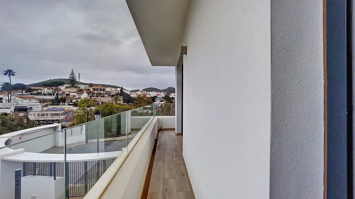 fd02a572-833f-495f-bbc8-dcd7349b4506