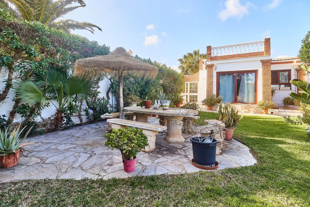 0b48589f-35dc-461b-bb8d-e9fca9487c71