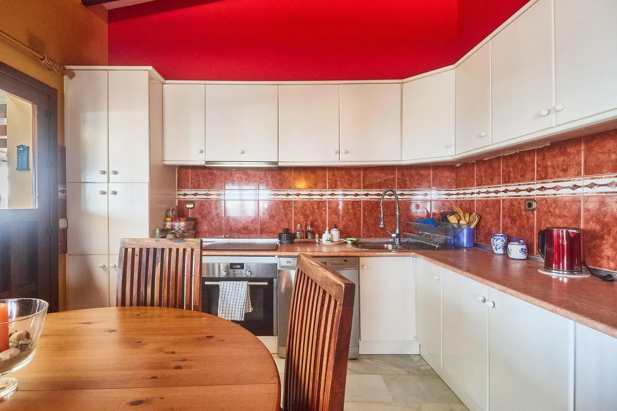 e885aebf-c41b-442c-87fe-aade6a2f3878