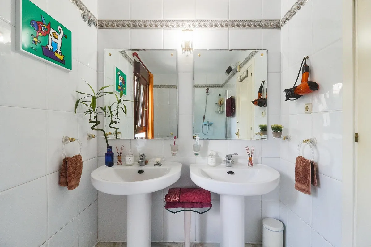 f4574bfe-7274-4920-bc2b-37bda0a7a92e