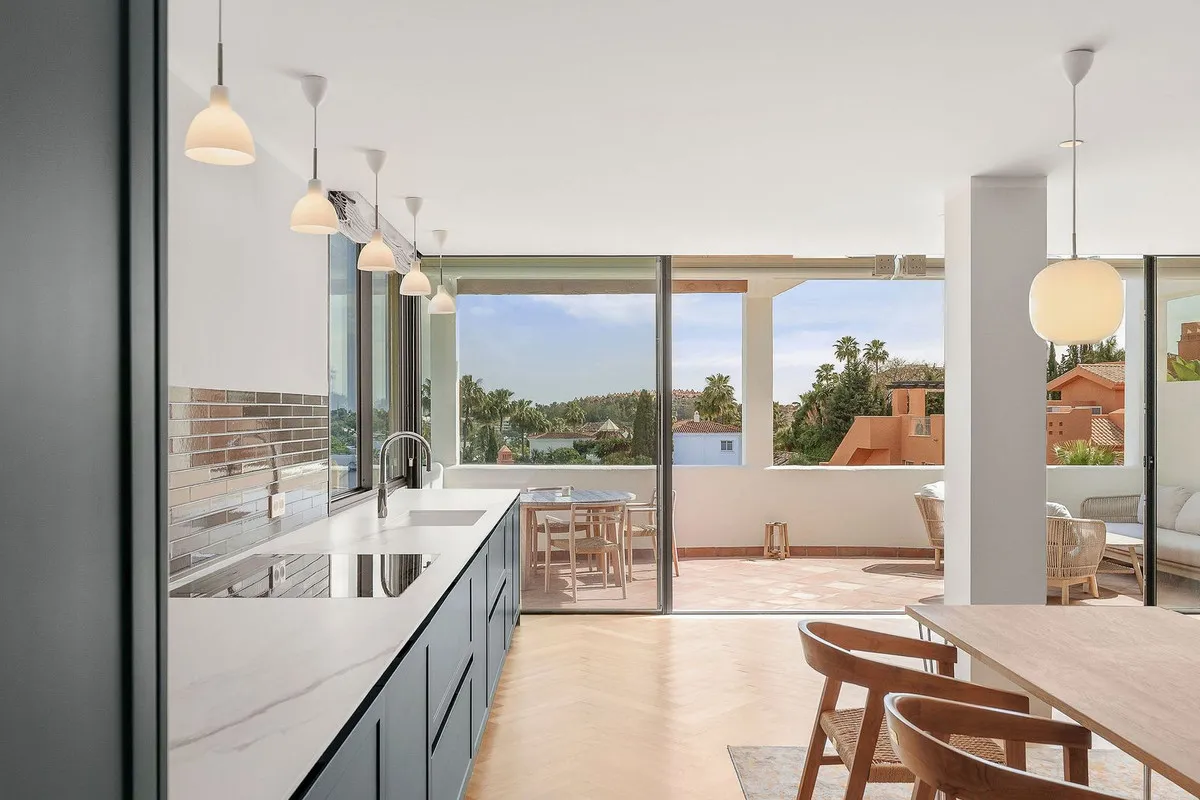 c0c9a04b-b098-4c94-b7b0-c37b2d94b118