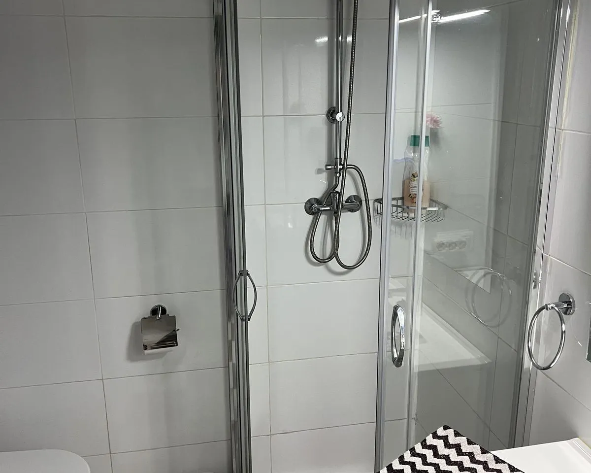 da5d4517-3384-4b5c-8be9-b30e76e92cb6