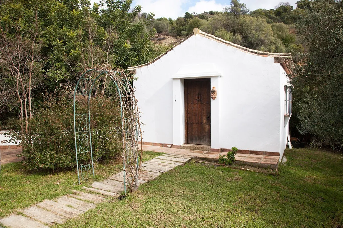 1f41a9e3-e228-4767-9c4f-83cabd4b803a