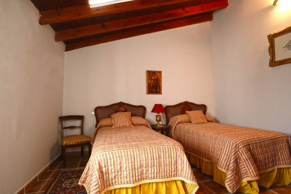 abc2f270-680a-4073-b389-bc48a656e23b