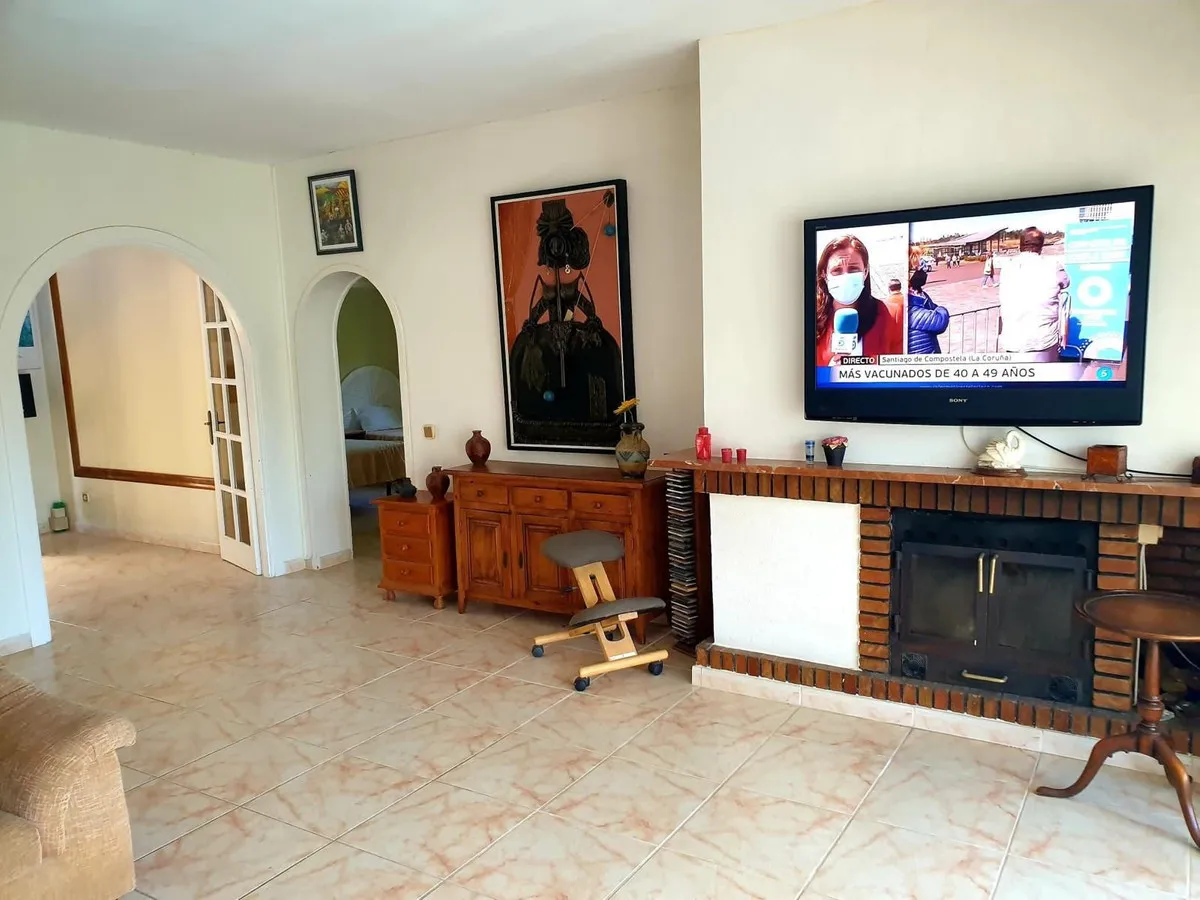 596b0f15-f071-4da5-97e6-1d205e2103f4