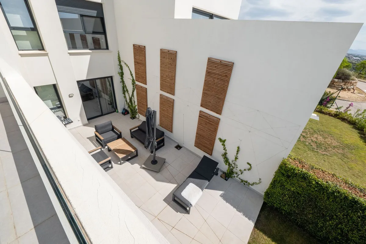 7ba0d0f2-4c74-4f30-848d-2a454b9831e1