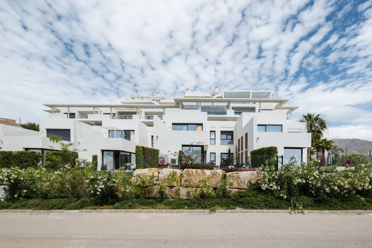 c6833f8b-03e1-4b6d-8d38-def247b40f58