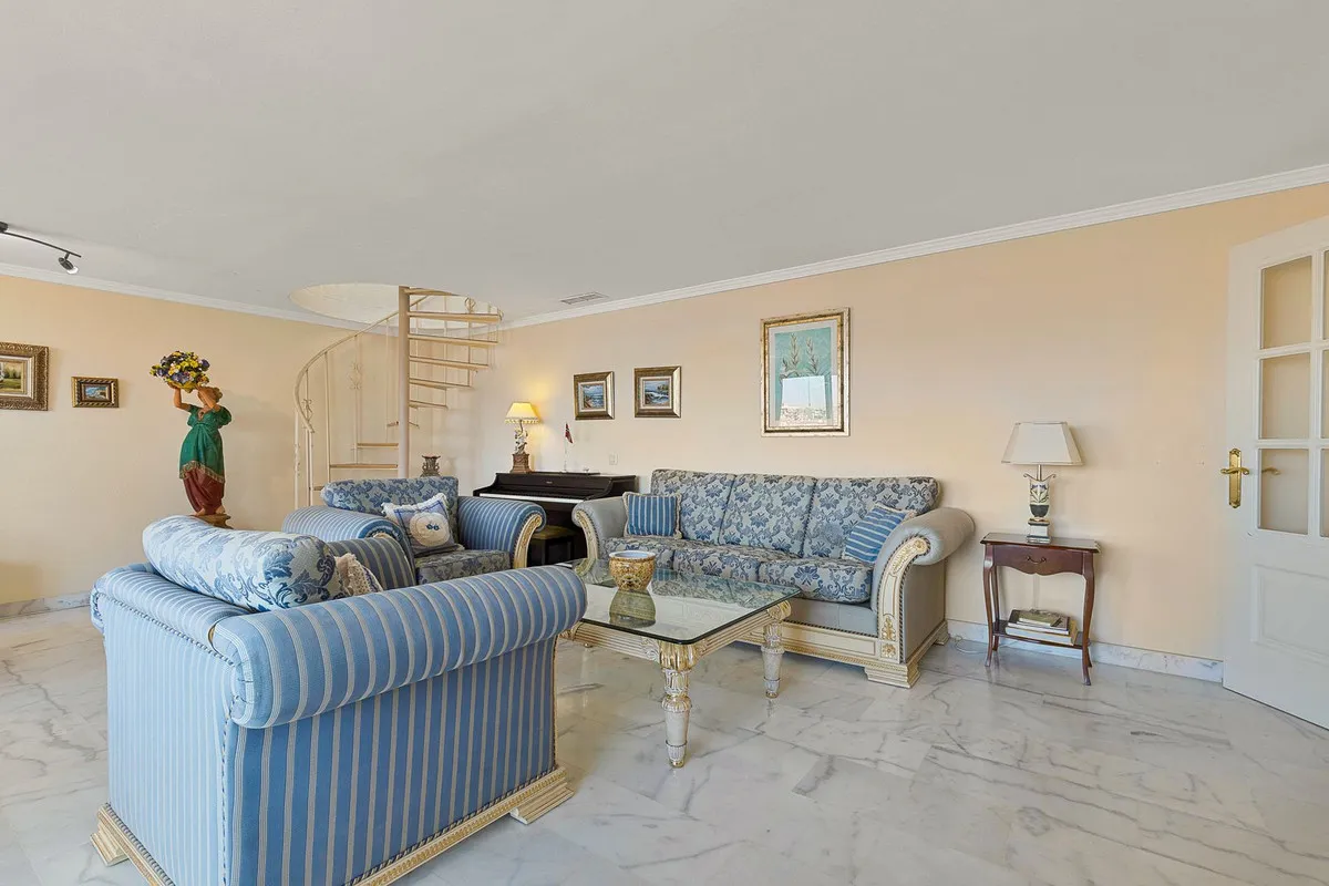 2ef772c2-0608-4a40-98c1-ea1110971847