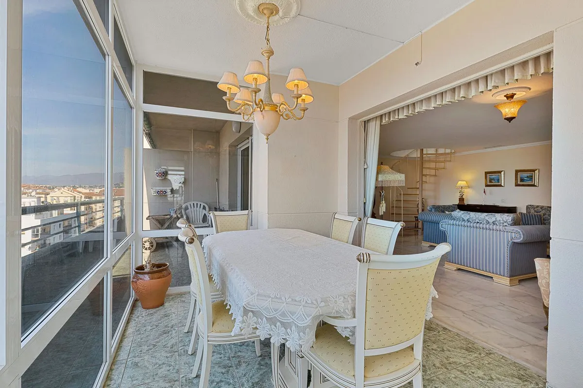 f128e40d-f2a1-41c3-bd9c-848de18958d5