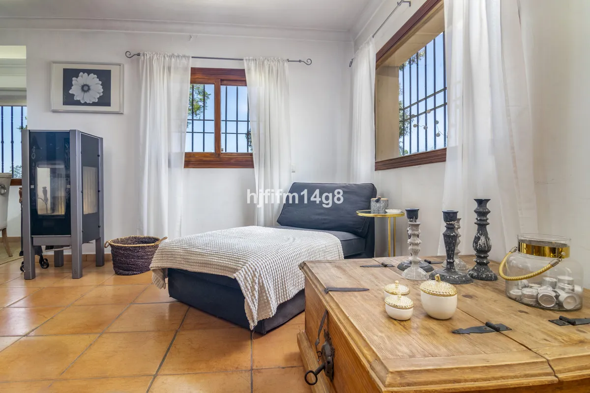 5f28e04c-38d4-4ba6-ae0f-ee2f3fa8977b