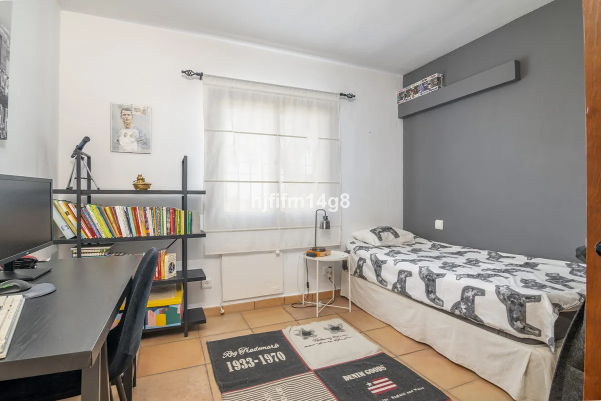 70ffc5db-55c3-4d3f-bf0d-9343d4338532