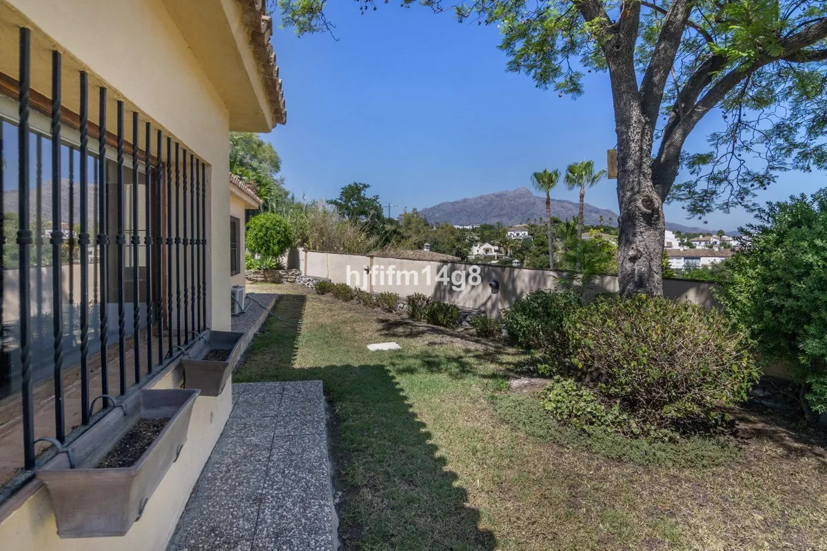 87404391-f68e-44b0-840b-53fa8857a313