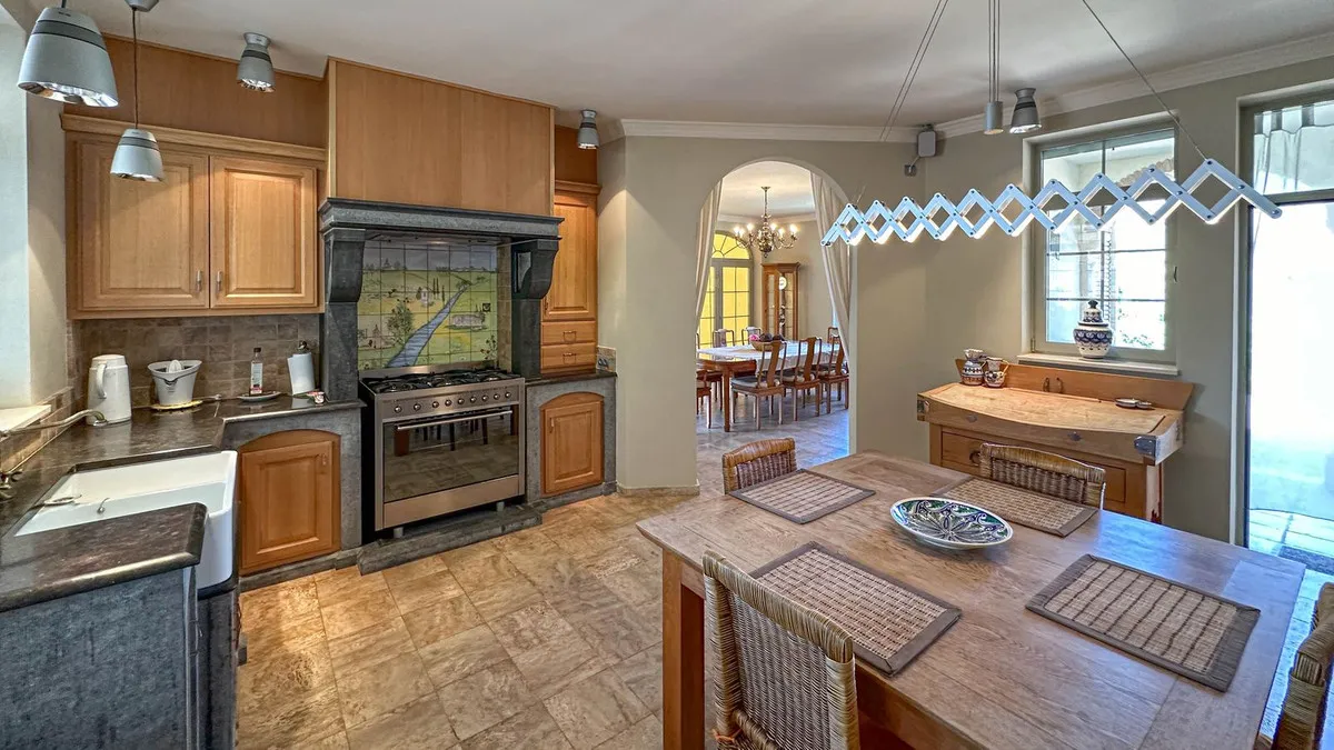 1ee4dd02-f628-478a-bbc5-5716792be75e