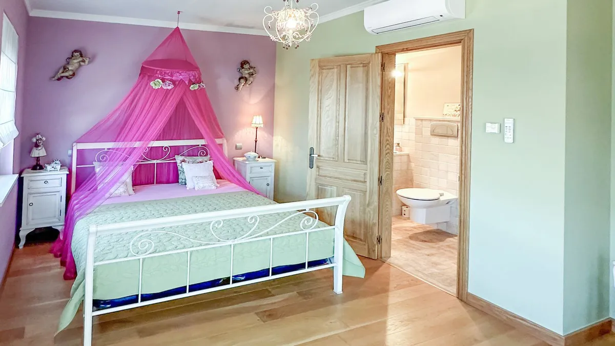 2409d1de-0859-4ddc-99dd-b55d765f9ef7