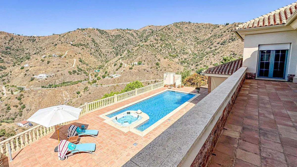 2caa6834-d1f3-433f-8dcc-29aec38ba3bd