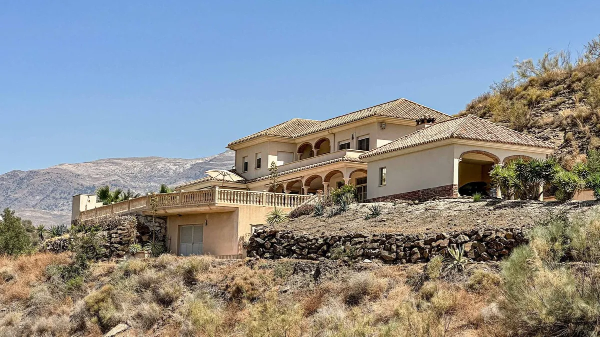 3a105d02-9a48-47af-b7cf-864ce8d12802