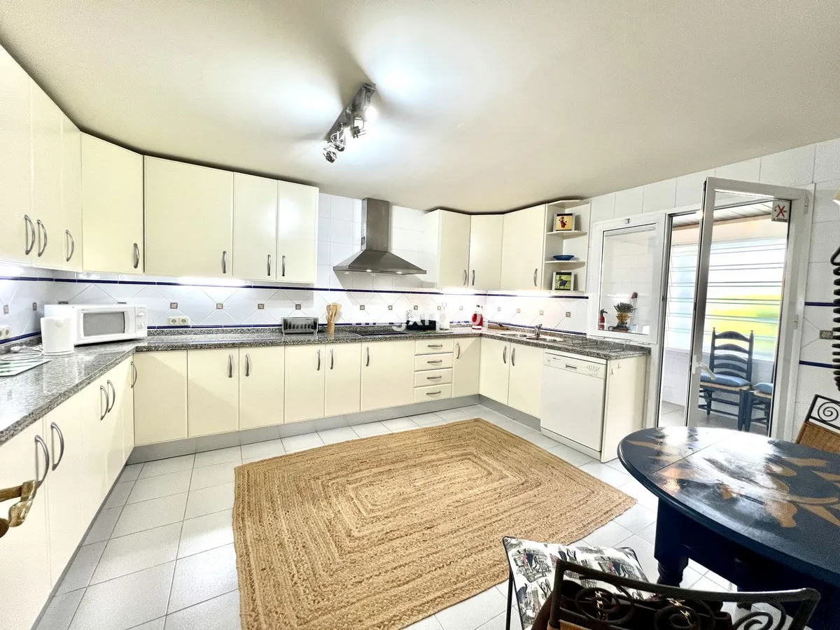 14b5308b-eafc-402d-966e-e995804b14b5