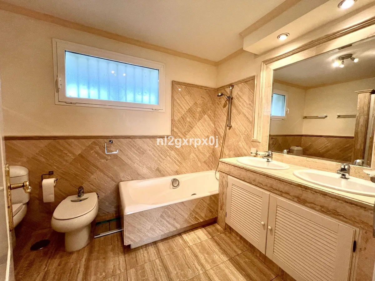 aab3374f-3f61-4049-a972-b2fcc65f21fb