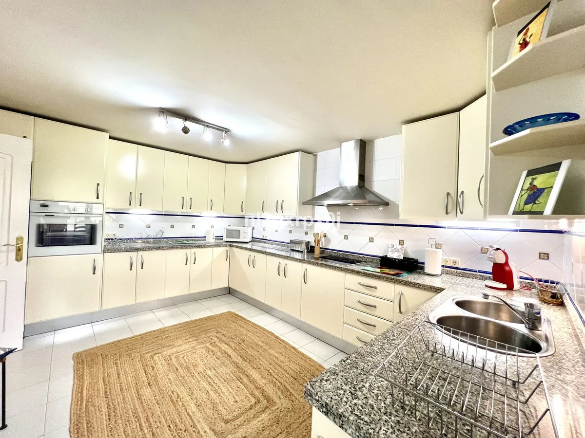 b1edbf7a-1b94-460c-ac4e-f6430aa1ed7b