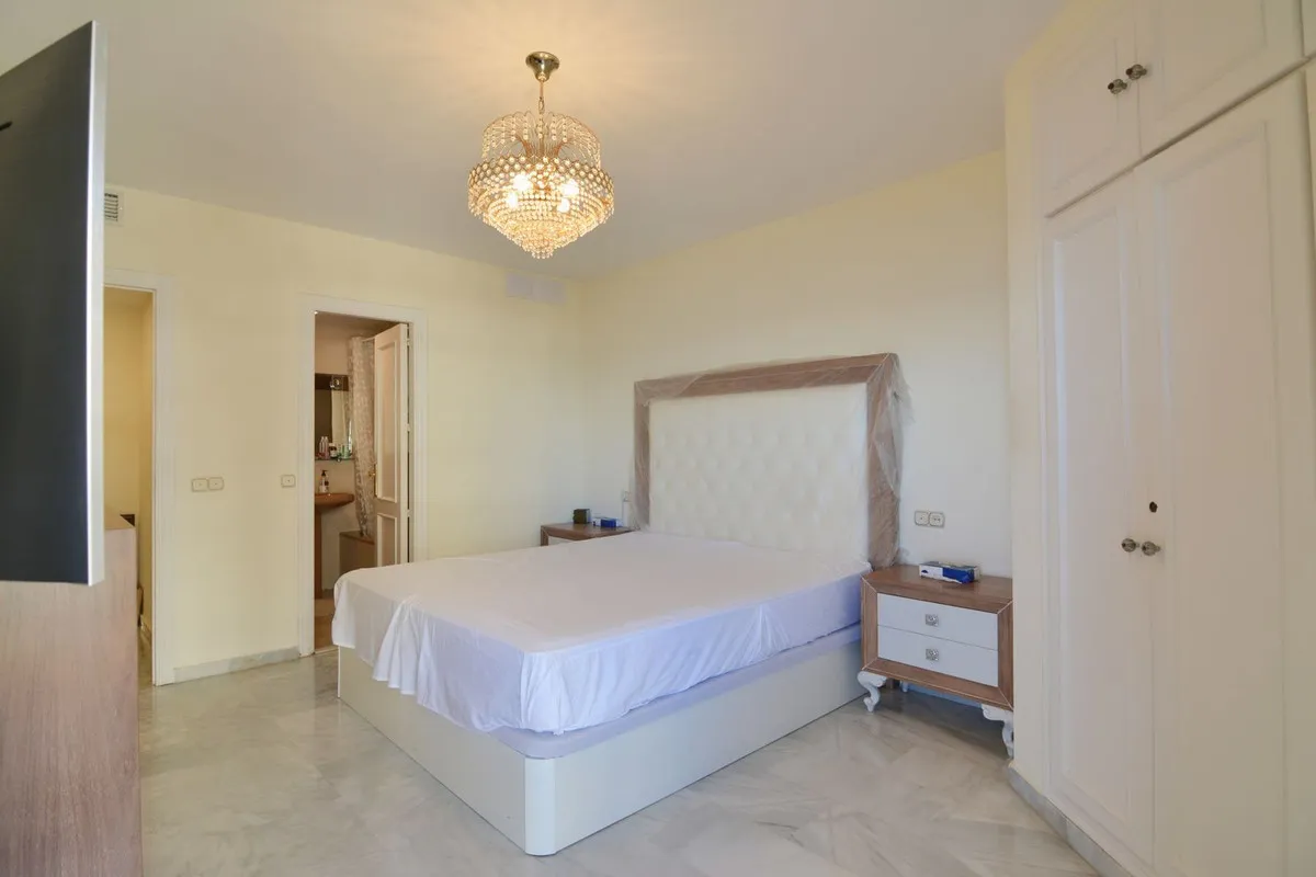 20e31064-d94e-4ad2-9862-f6ecf1463d39