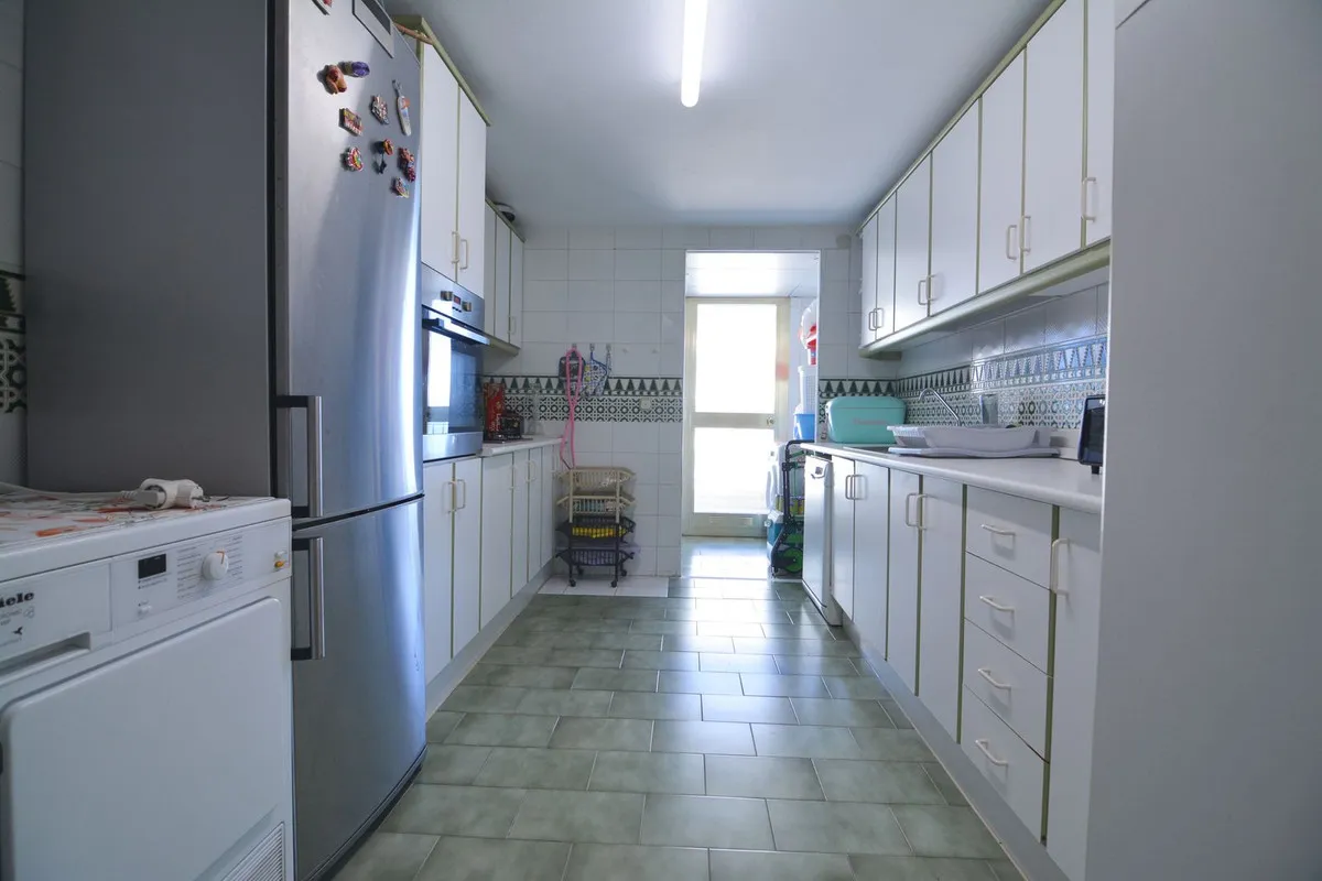 50f72fc2-c4c7-4b7b-953a-de093e3a326f