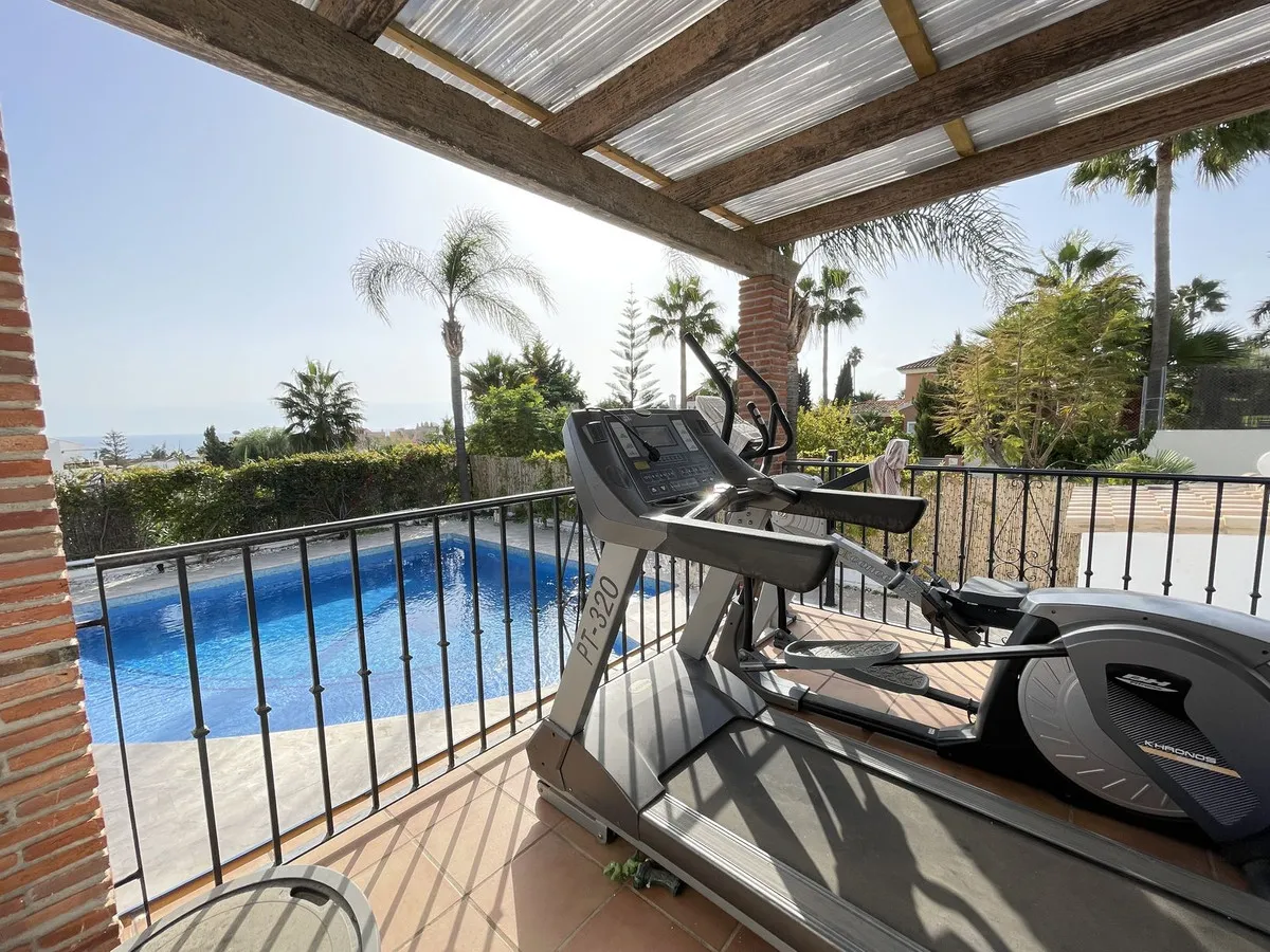 bc02d514-80fc-40c4-96c0-a9e70b31fa7c