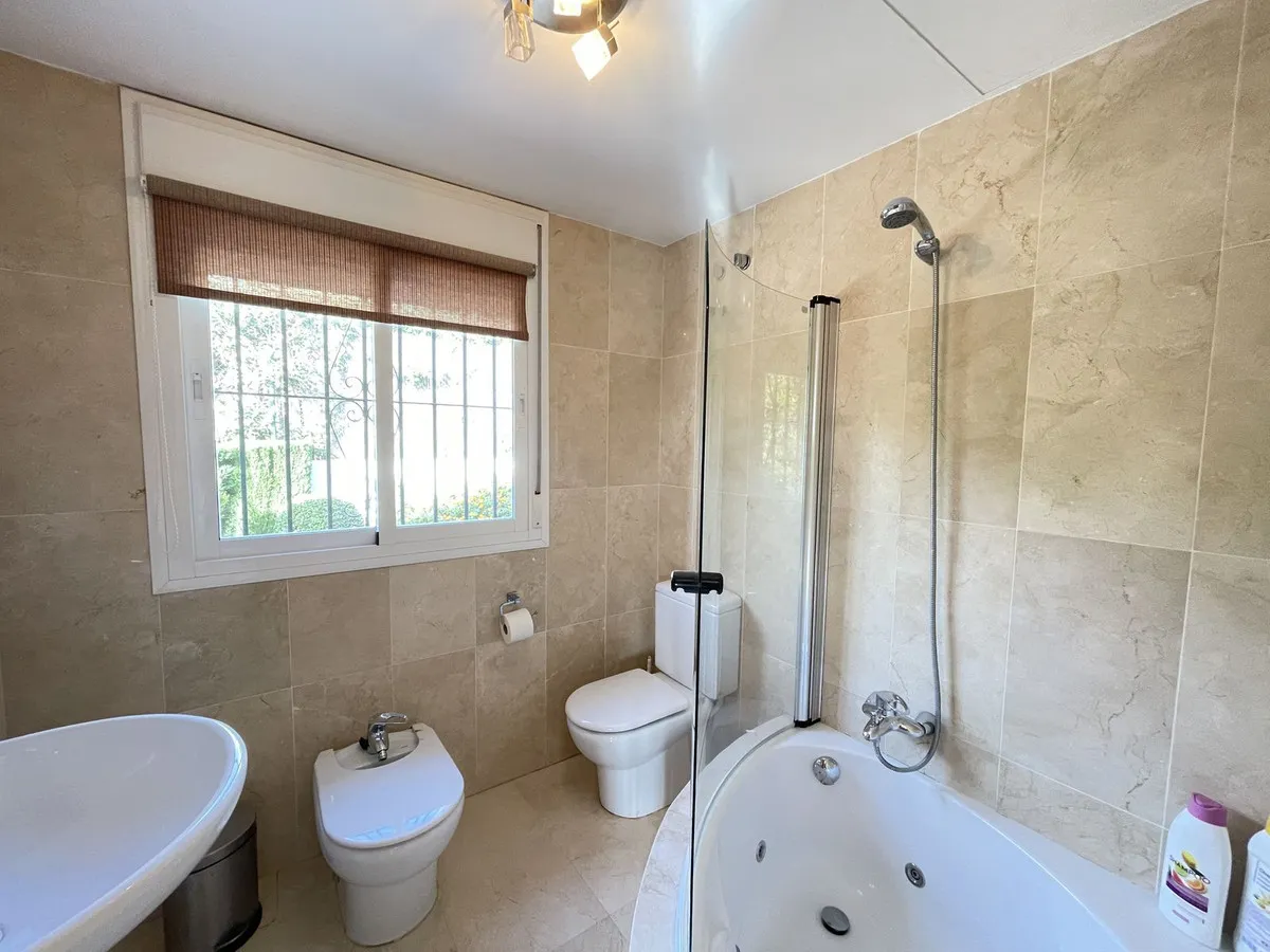 e8e80ca8-6b3f-4509-aa1d-4671bd000a52