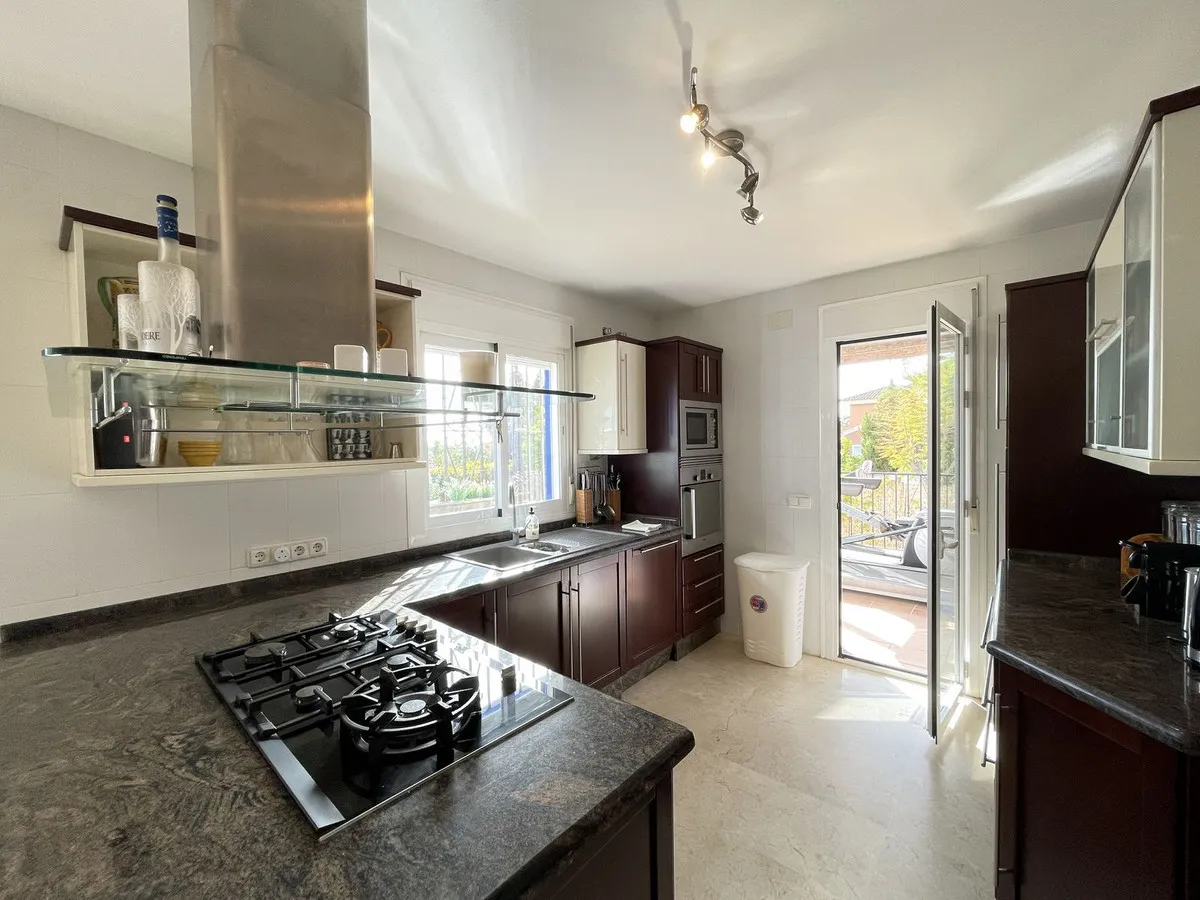 f1e94cb1-7325-4781-9f64-b50bcfecf9fd