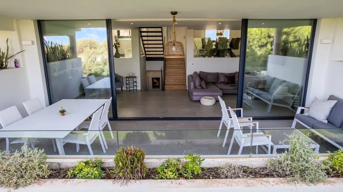 c8d79db8-9a29-4090-94ec-1ec1e8778307