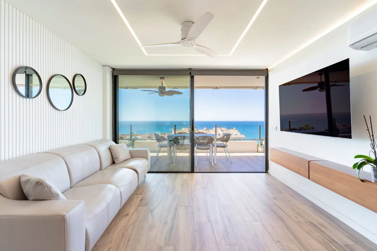 216c3d4d-48b7-4ccd-93b9-a06a026fe521