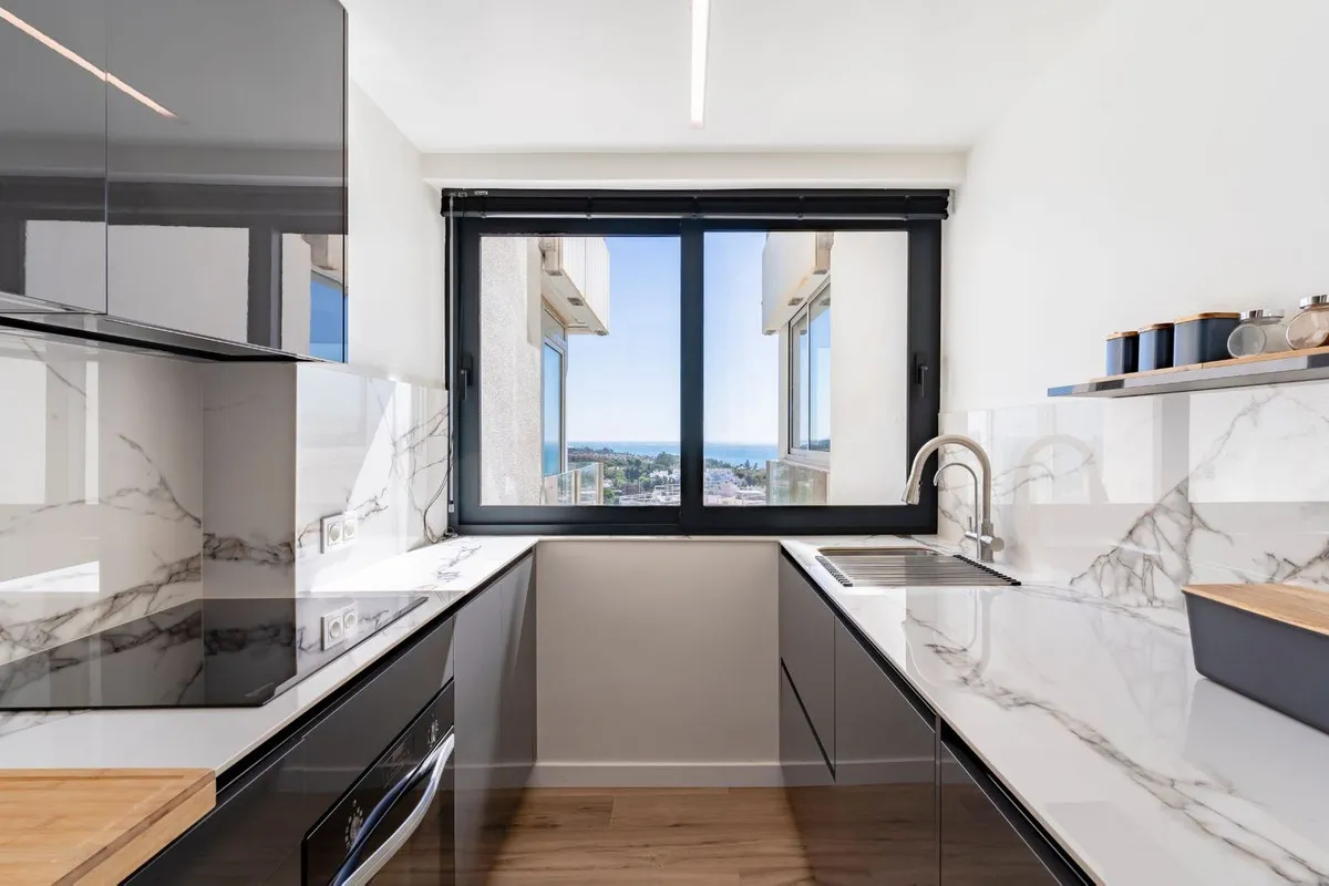 54c6d01a-de80-447a-a10c-7f8b07da5f7a