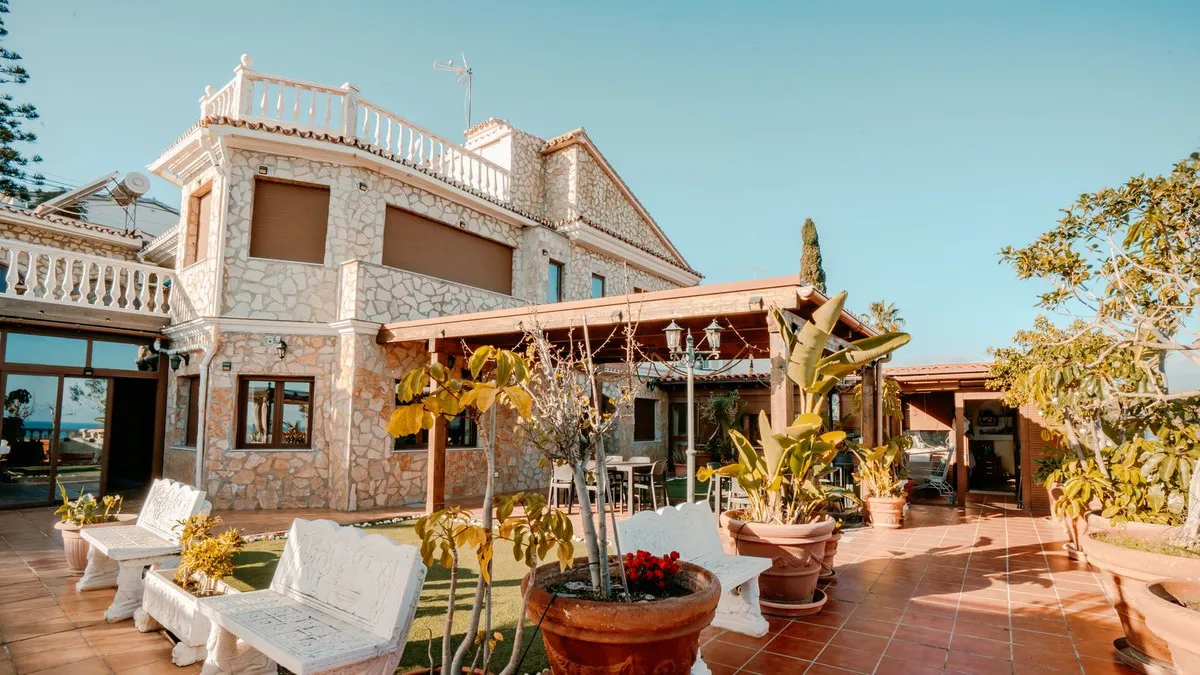 06f0e895-c9f2-4954-88d4-ebf961315f6c