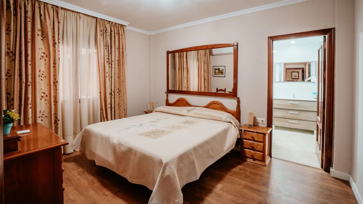 6064c329-e089-4f52-b28b-36c245242de9