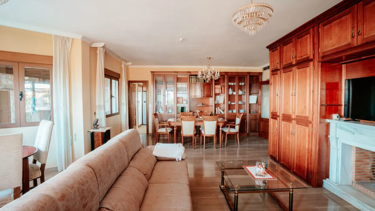 6105203e-af13-454b-bdec-e8fa3f3aaa9b