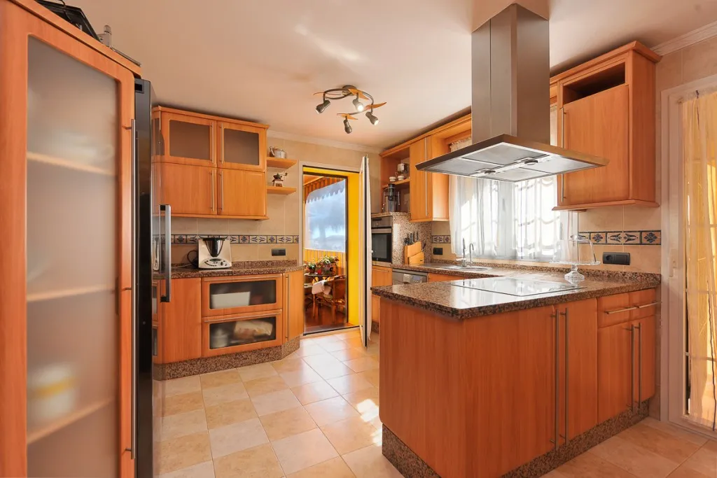 6fe05793-07c1-4cc1-b52a-95765586963a