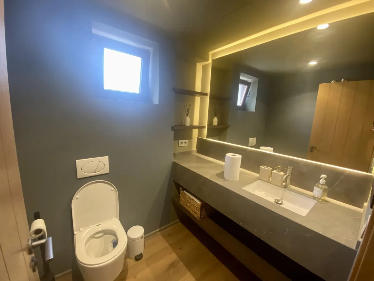 2b21fa28-0dc4-4ee6-9130-2cd907c2f9b1