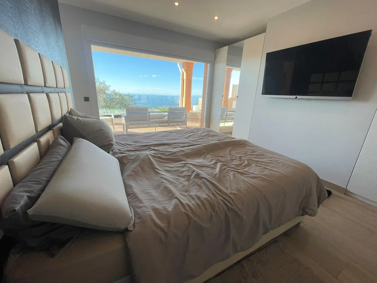 4e3b9df9-89f4-4801-a20c-21d7f20377c8