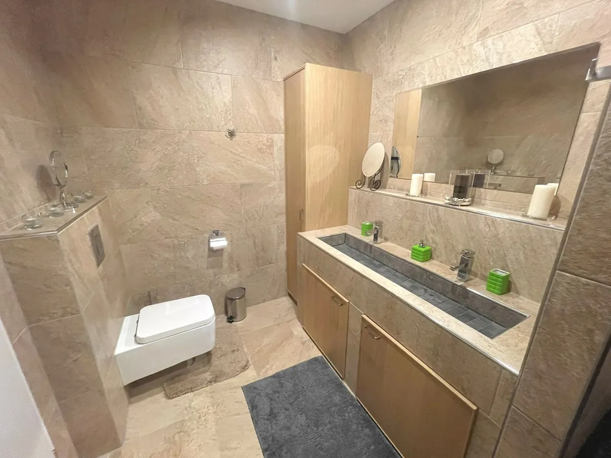 a5b99ddb-a028-4f2e-9ec1-972ac8400904