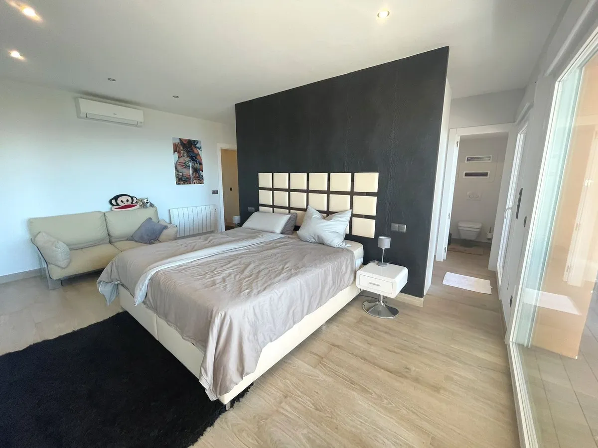 d5f3d550-d17a-4031-ba13-a857bbb9a17a