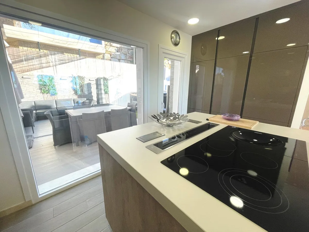 f70471ec-92e2-4c54-85d1-50988fbe7873