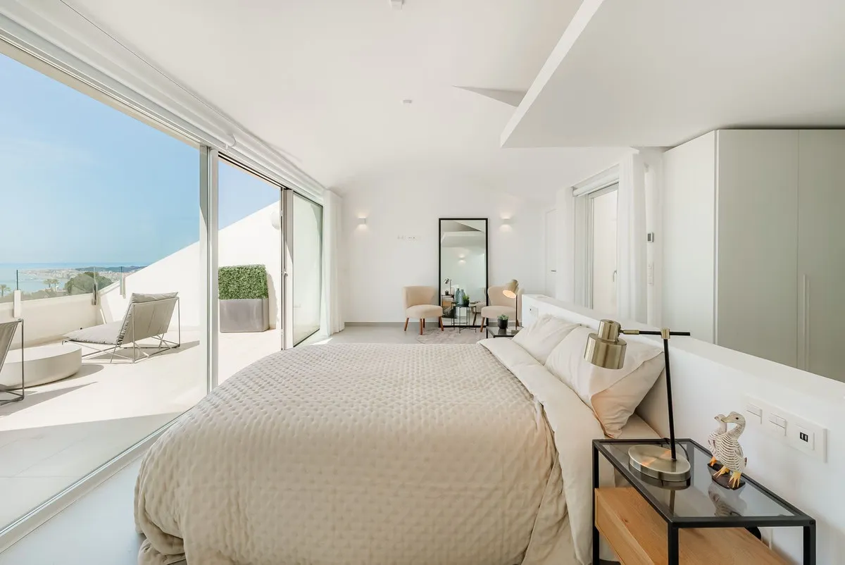 cc8dbc82-c49c-4608-9f82-90ce4c23c788