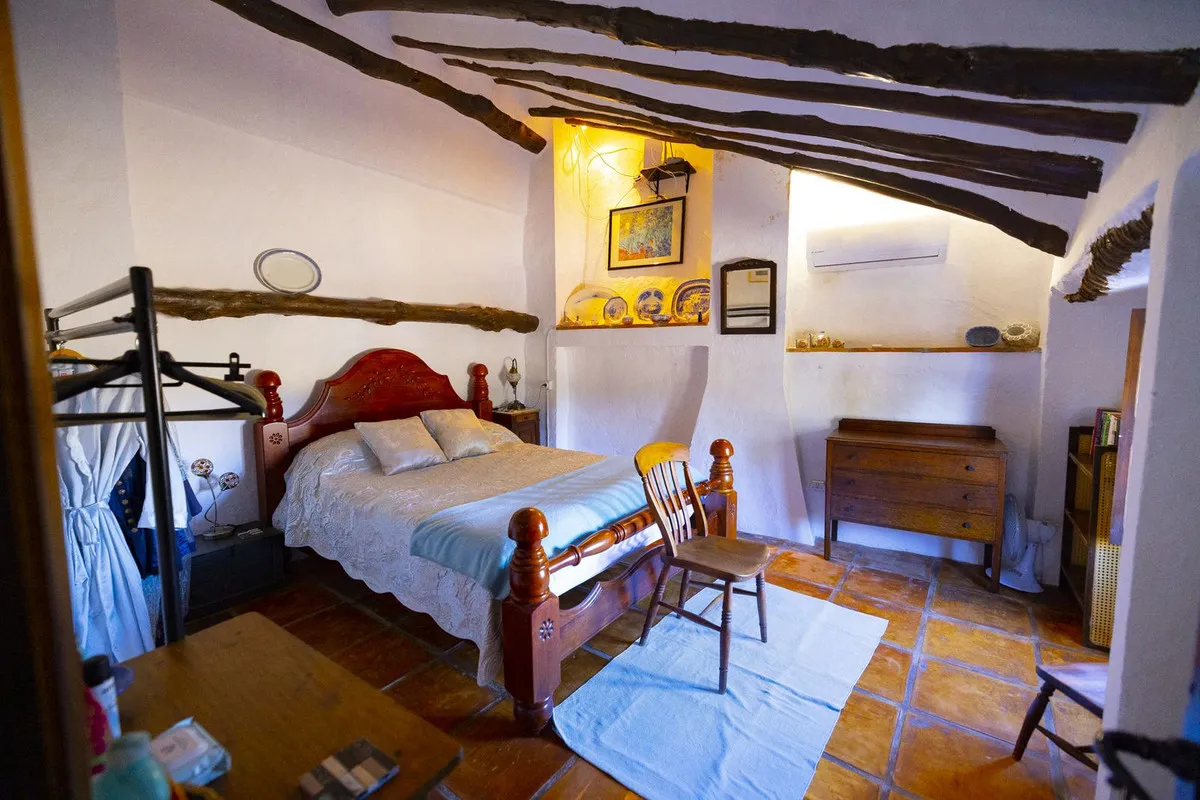 4a30163b-ba2c-4b76-b1d9-33968d81f021