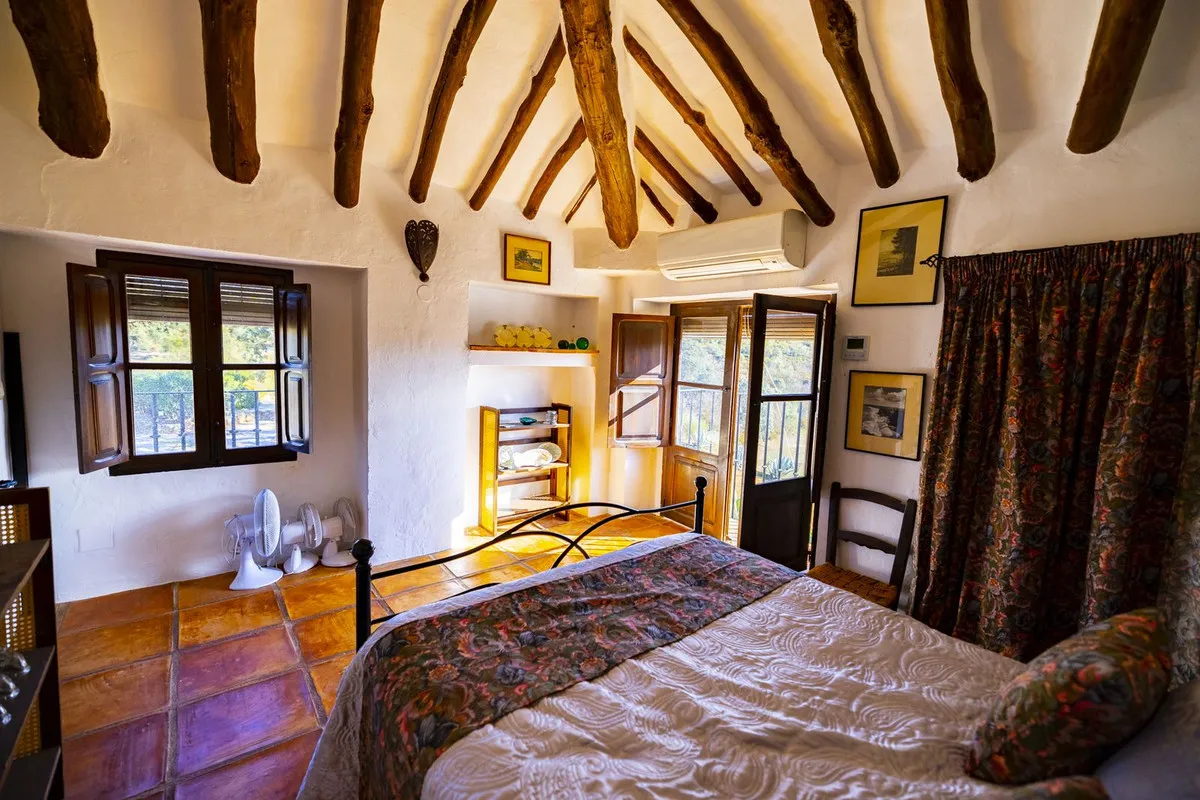 6e0e18fb-6e98-4a88-9ac8-6c5fb59c3dc3