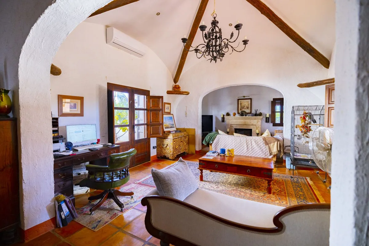 9df7d60e-8e11-40d1-b52f-63b1c61be931