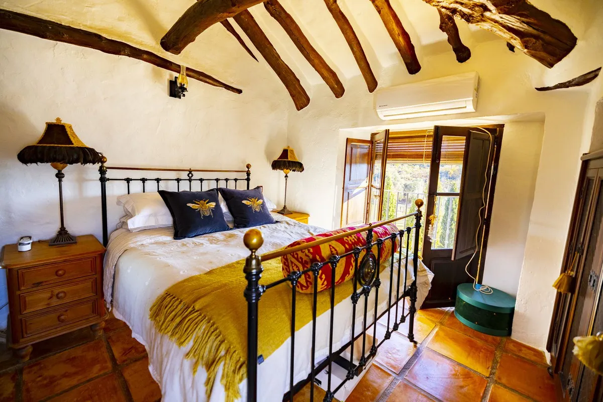 b12c218b-7fcc-44c7-8676-447442adf536