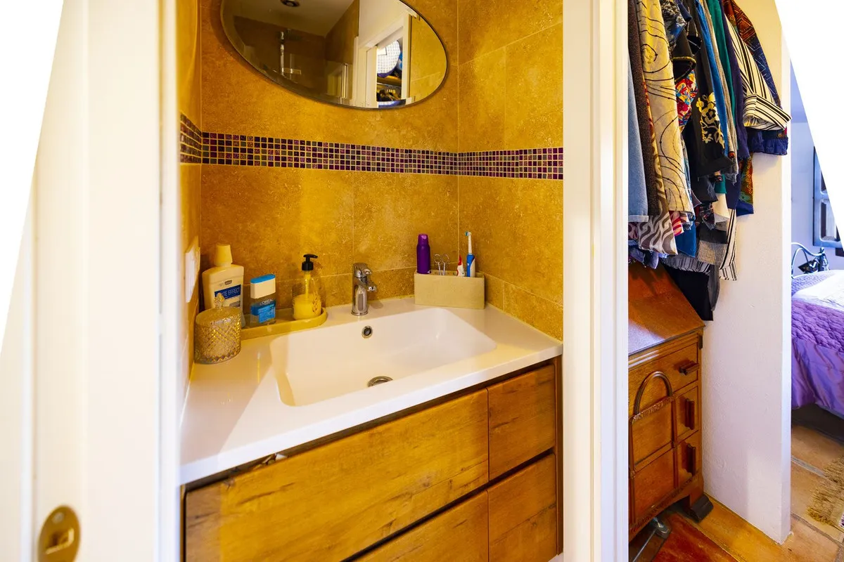 b41b1ed3-3ac1-495b-82de-f2df704c8414